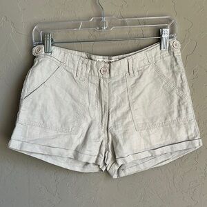 Linen blend size small Women's Cream Shorts‎ light weight front pockets
